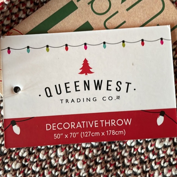 Dachshund holiday themed throw blanket. - Picture 5 of 9